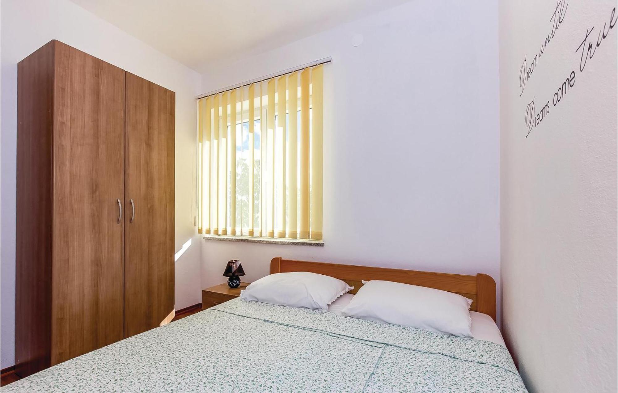 Awesome Apartment In Dobrinj With Wifi Dış mekan fotoğraf