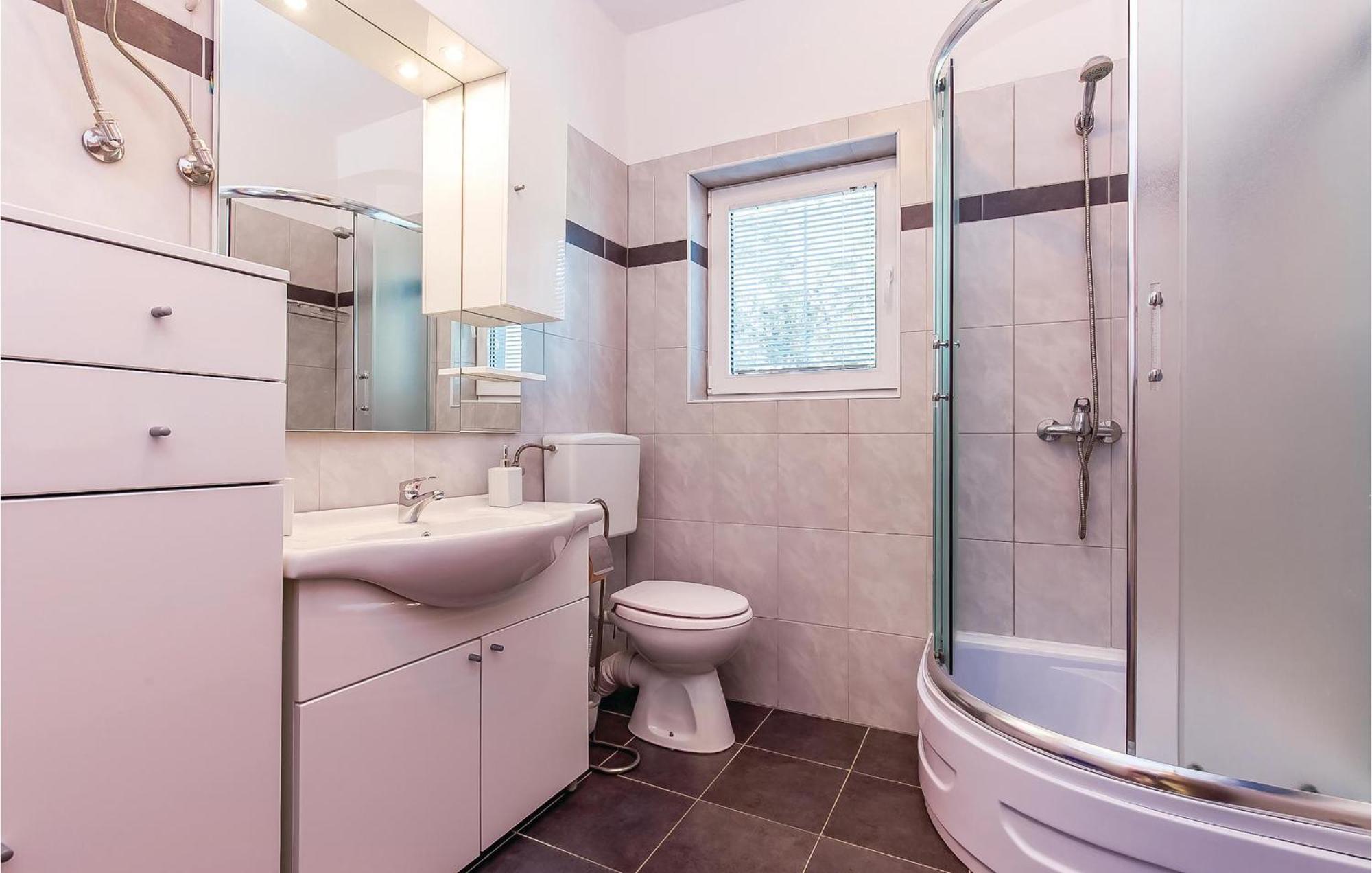 Awesome Apartment In Dobrinj With Wifi Dış mekan fotoğraf
