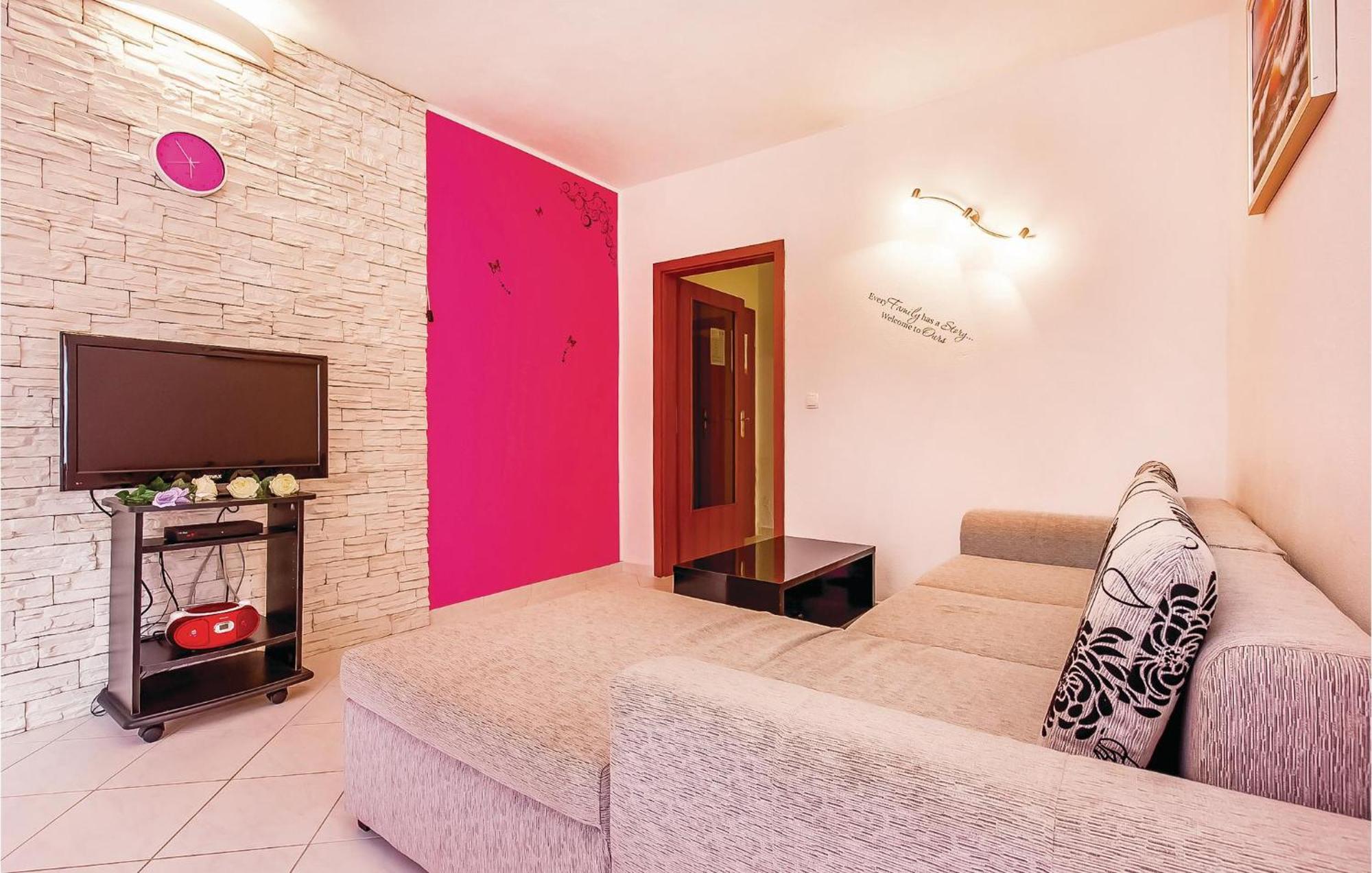 Awesome Apartment In Dobrinj With Wifi Dış mekan fotoğraf