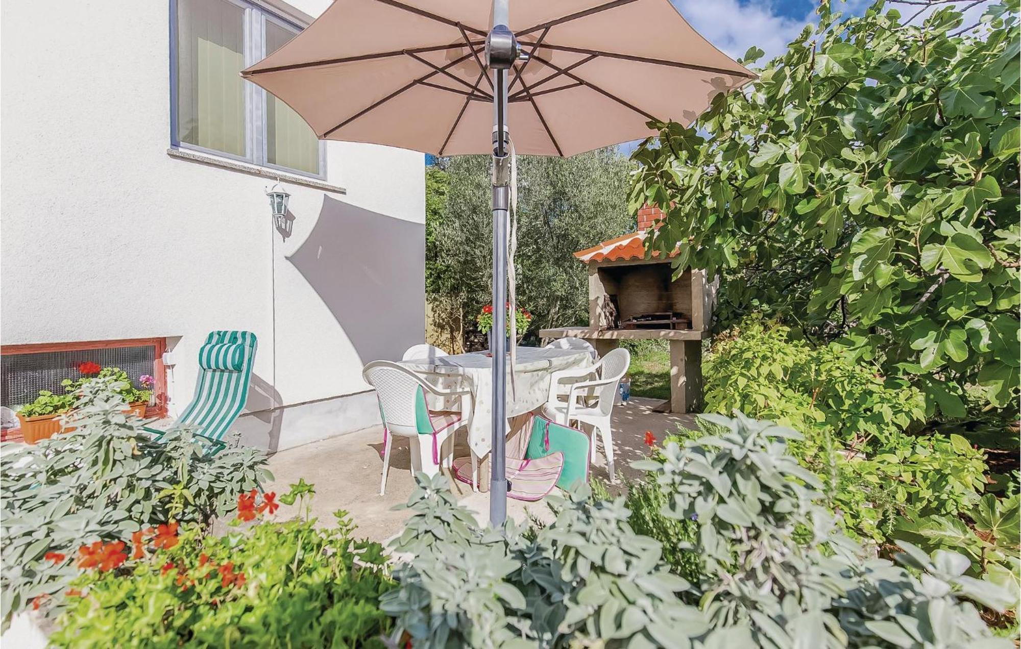 Awesome Apartment In Dobrinj With Wifi Dış mekan fotoğraf