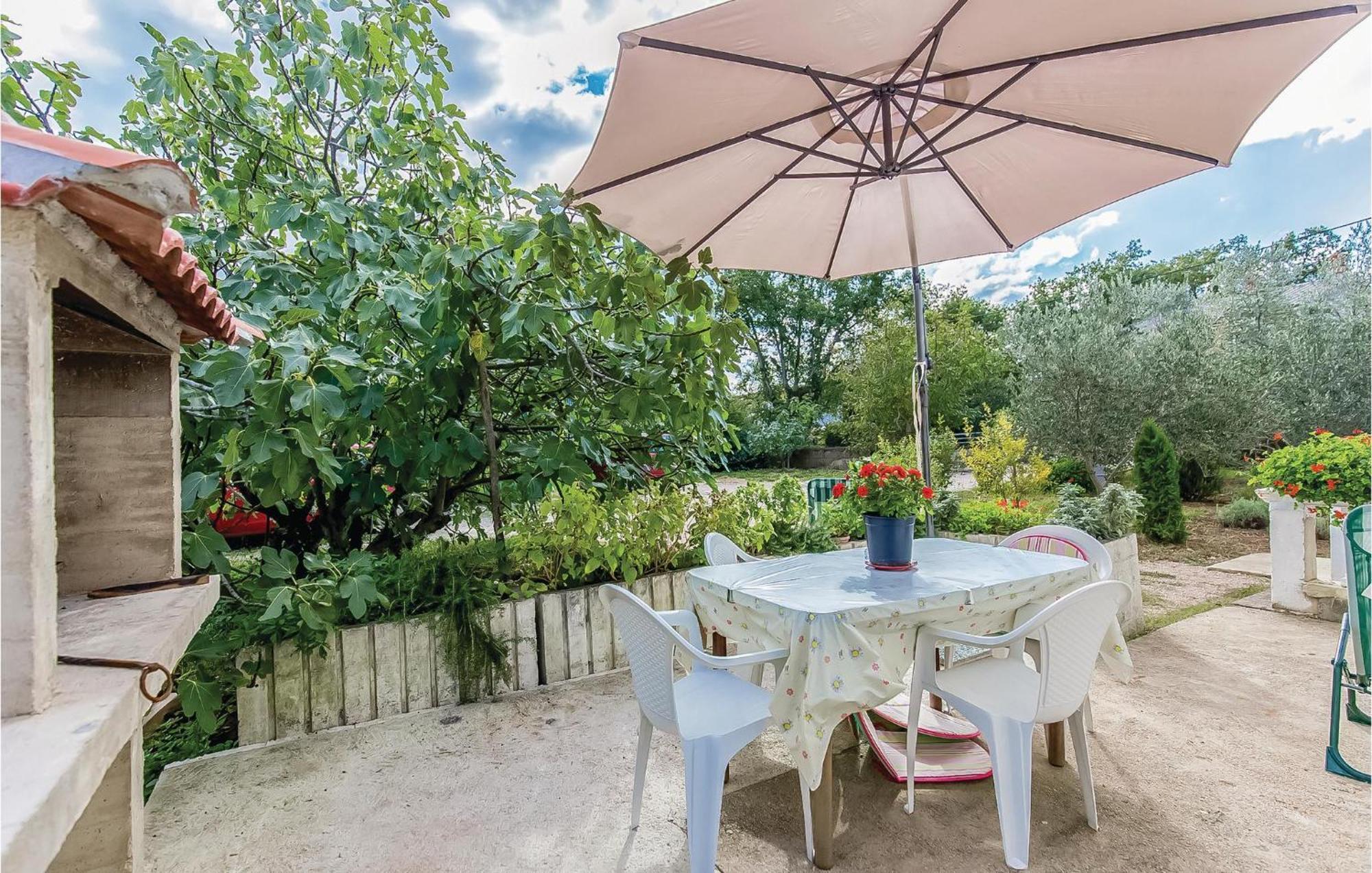 Awesome Apartment In Dobrinj With Wifi Dış mekan fotoğraf